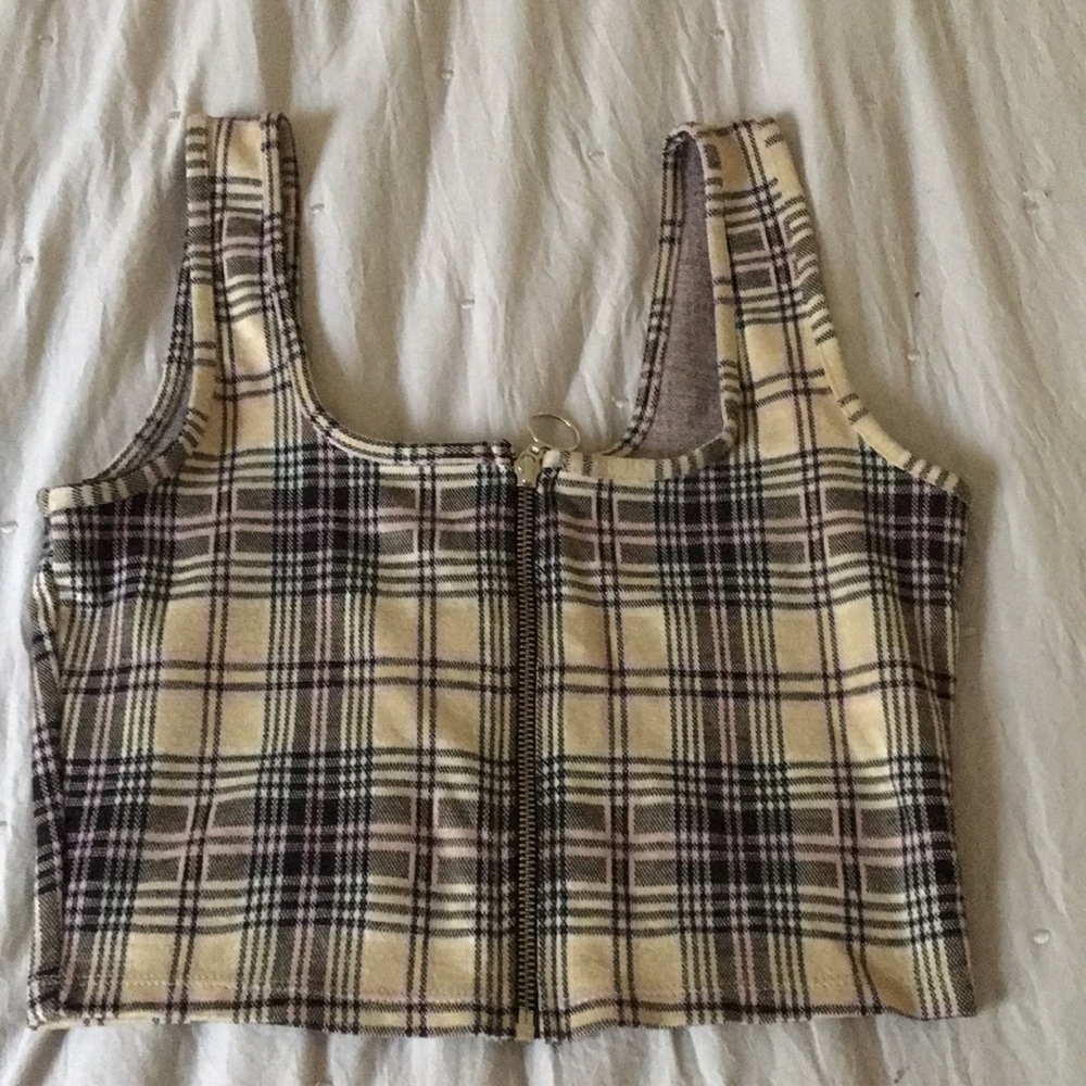 Hollister top